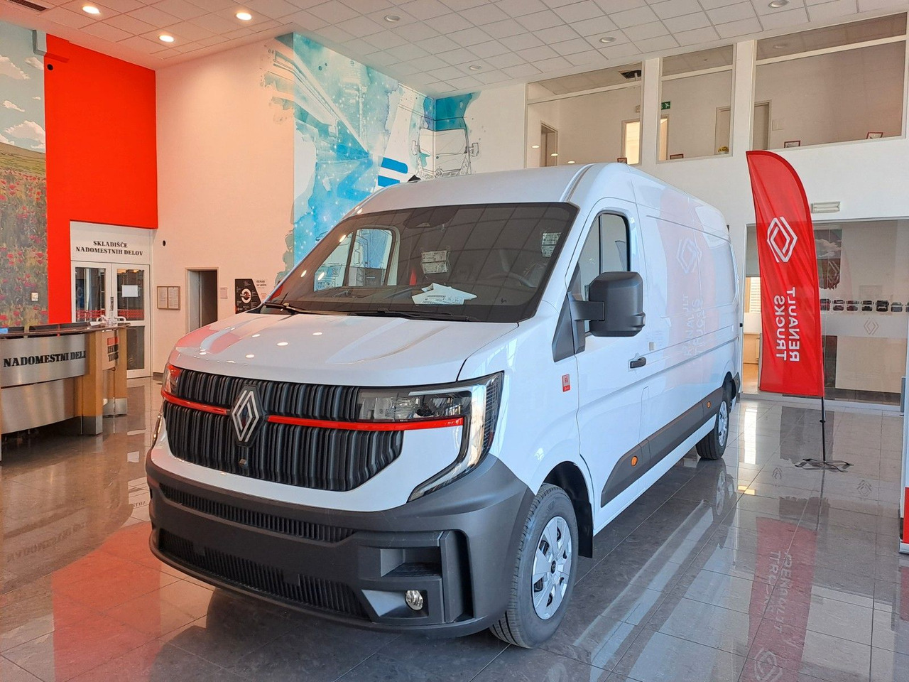 Renault Master L3H2 150 - NAV Klimaaut. Holzb. 270° - Furgón: foto 1 Renault Master L3H2 150 - NAV Klimaaut. Holzb. 270° - Furgón: foto 1