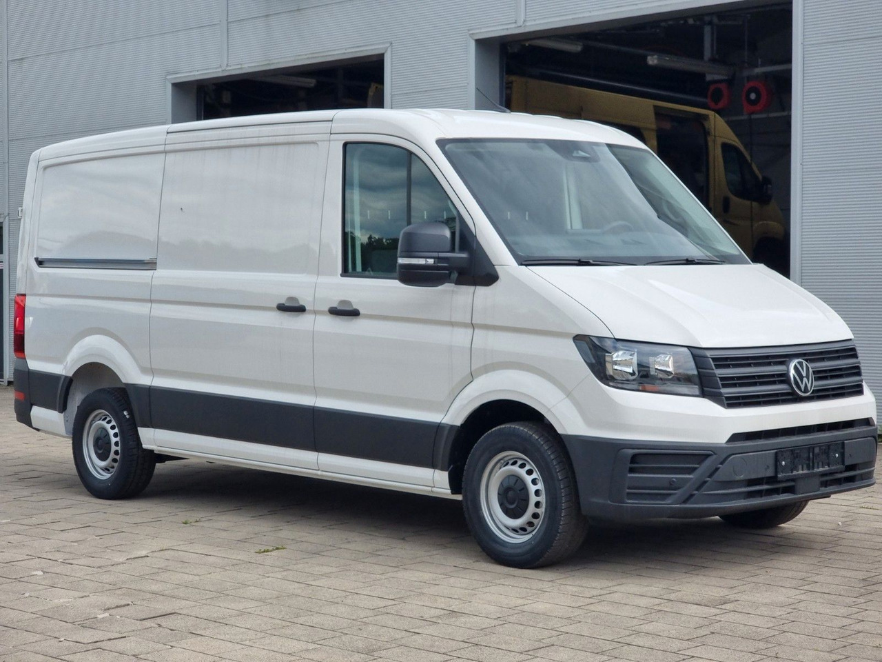 Volkswagen Crafter 35 L3H2 140 PS MJ 2025 Lager - Furgón: foto 2 Volkswagen Crafter 35 L3H2 140 PS MJ 2025 Lager - Furgón: foto 2