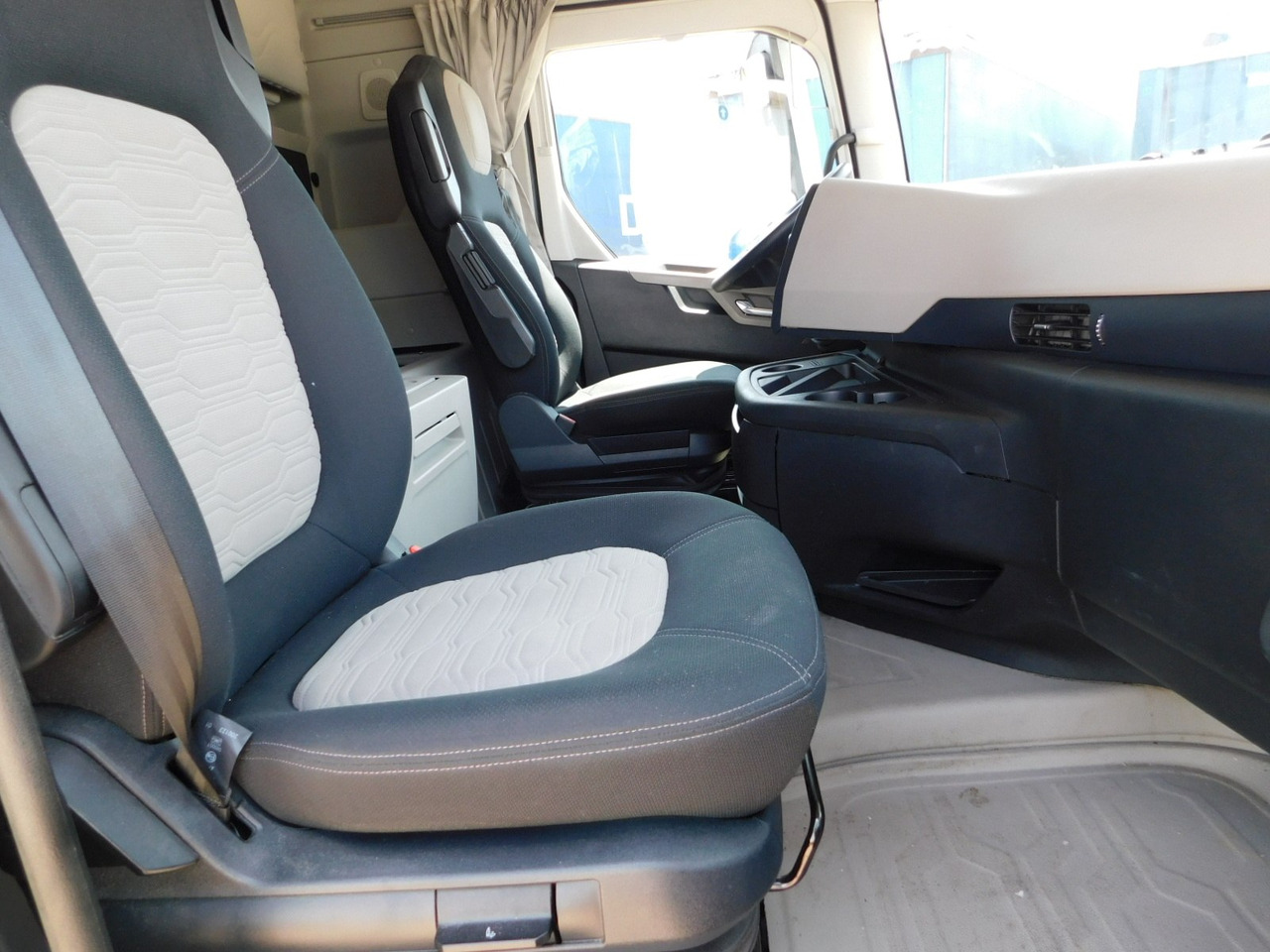 Ford F max 4x2 scab e6 12tx2620 ecotorq - Cabeza tractora: foto 5 Ford F max 4x2 scab e6 12tx2620 ecotorq - Cabeza tractora: foto 5