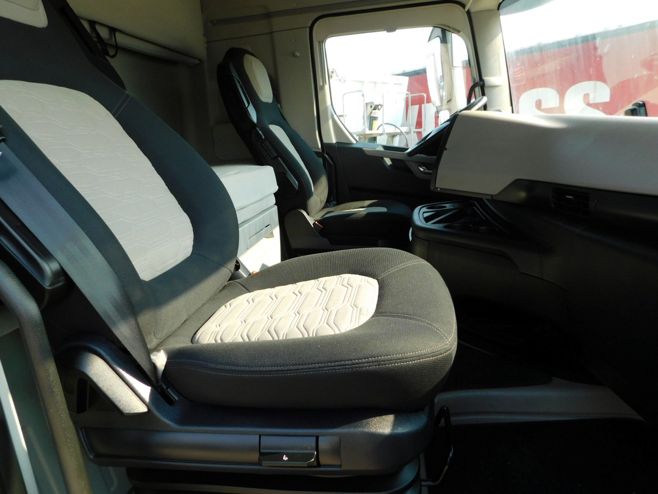 Ford F max 4x2 scab e6 12tx2620 ecotorq - Cabeza tractora: foto 5 Ford F max 4x2 scab e6 12tx2620 ecotorq - Cabeza tractora: foto 5