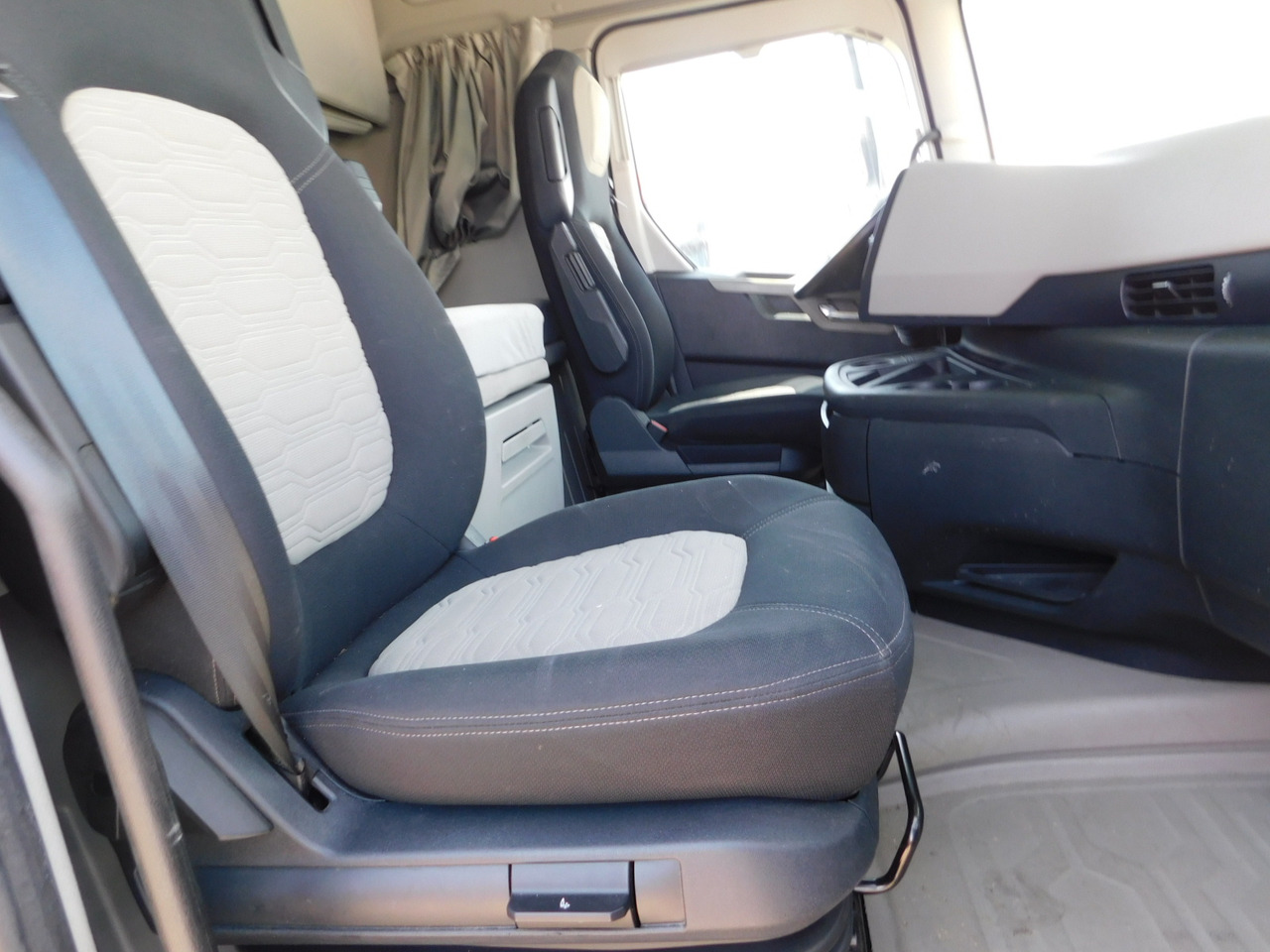 Ford F max chk1 - Cabeza tractora: foto 5 Ford F max chk1 - Cabeza tractora: foto 5