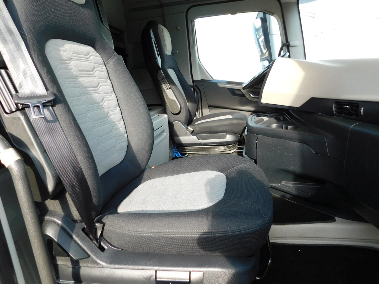 Ford F max ll 4x2 scab e6 12tx2620 - Cabeza tractora: foto 5 Ford F max ll 4x2 scab e6 12tx2620 - Cabeza tractora: foto 5