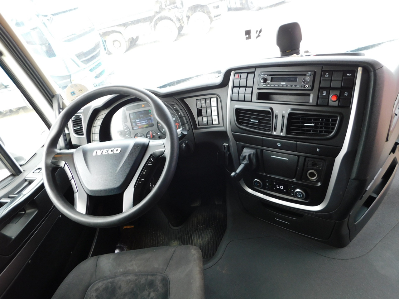 Foto del interior 1: Cabeza tractora Iveco As440tp