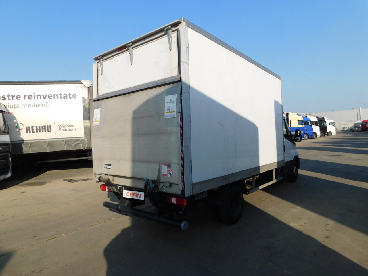 Iveco 35c16h30 - Furgoneta caja cerrada: foto 3 Iveco 35c16h30 - Furgoneta caja cerrada: foto 3