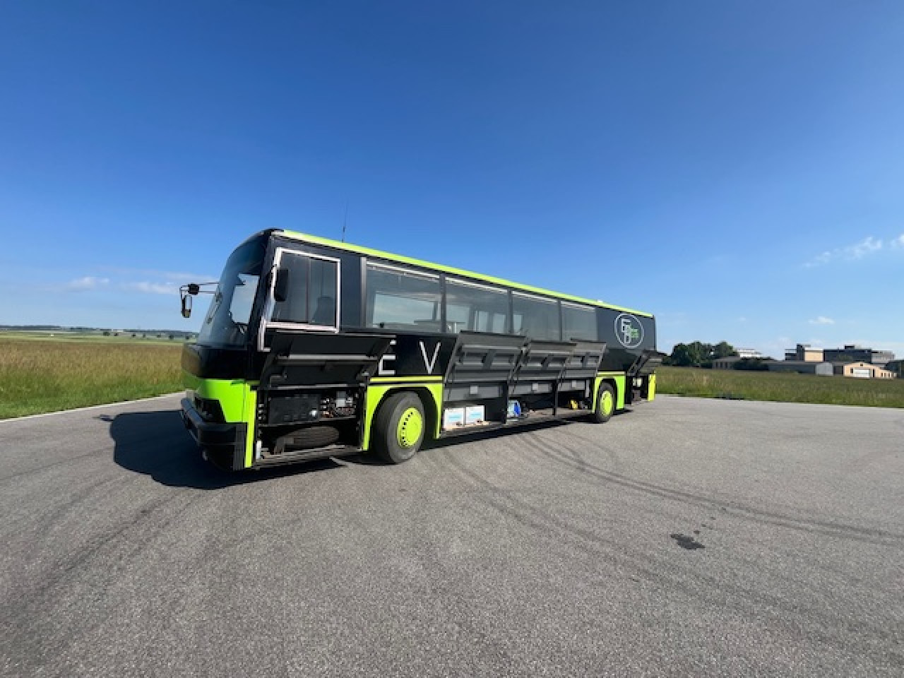 Autobús NEOPLAN N316 Ü - Koferenz-, Ausstellungsbus - Wohnmobil: foto 10