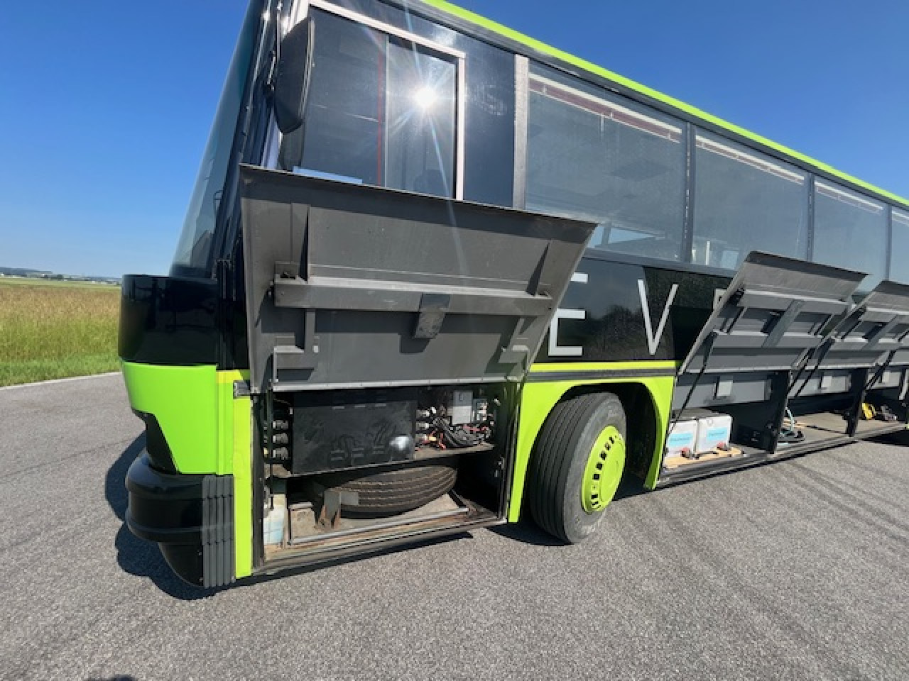 Autobús NEOPLAN N316 Ü - Koferenz-, Ausstellungsbus - Wohnmobil: foto 15