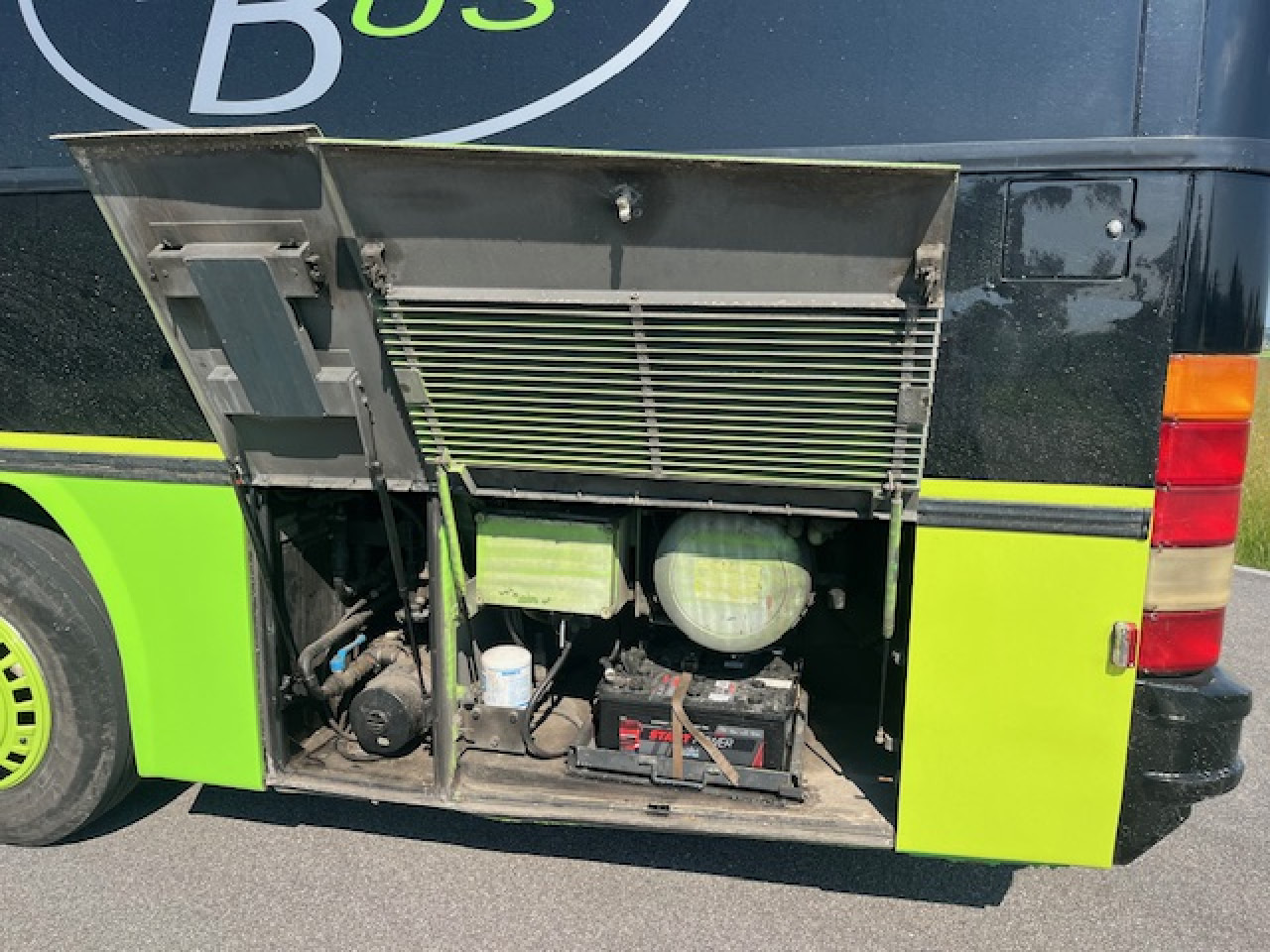 Autobús NEOPLAN N316 Ü - Koferenz-, Ausstellungsbus - Wohnmobil: foto 14