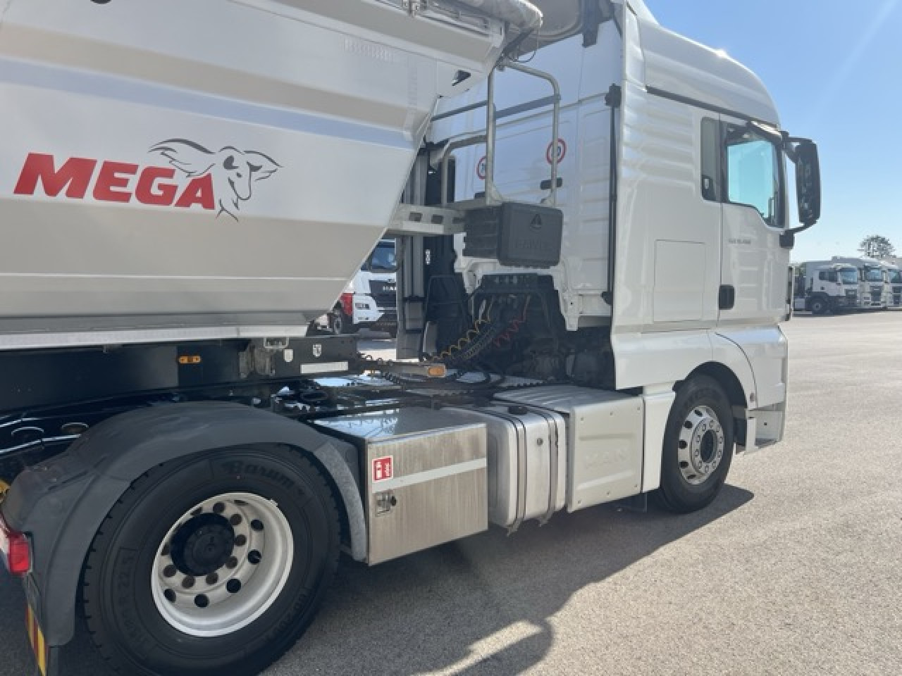 Cabeza tractora MAN TGX 18.460 4x2 BLS mit Kipphydraulik Euro6 Klima: foto 9 Cabeza tractora MAN TGX 18.460 4x2 BLS mit Kipphydraulik Euro6 Klima: foto 9