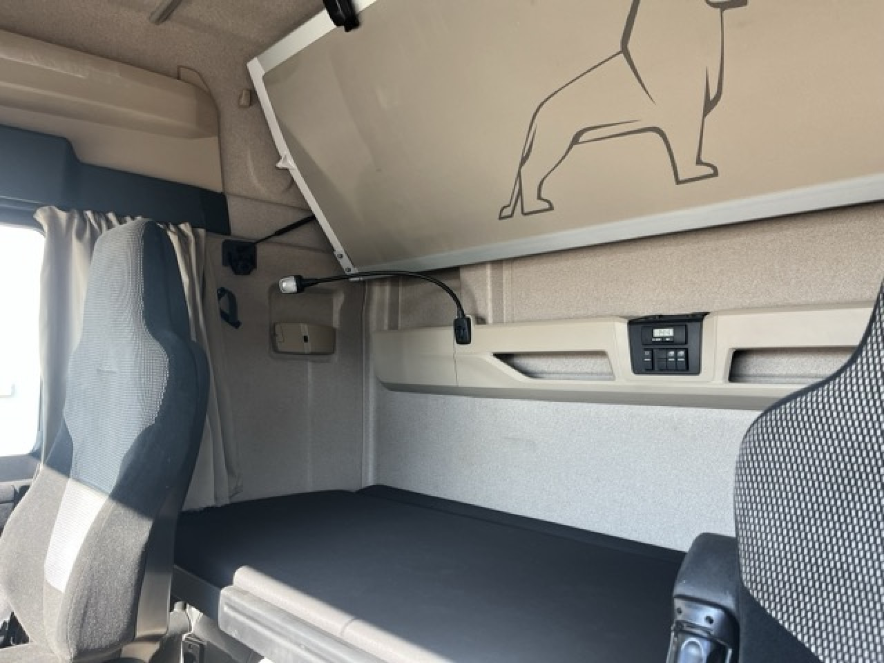 Cabeza tractora MAN TGX 18.460 4x2 BLS mit Kipphydraulik Euro6 Klima: foto 15 Cabeza tractora MAN TGX 18.460 4x2 BLS mit Kipphydraulik Euro6 Klima: foto 15