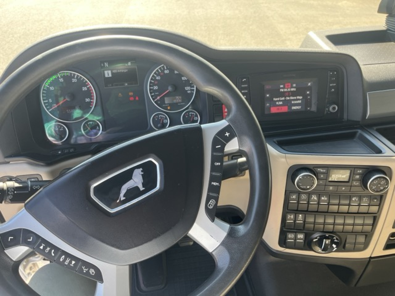 Cabeza tractora MAN TGX 18.460 4x2 BLS mit Kipphydraulik Euro6 Klima: foto 14 Cabeza tractora MAN TGX 18.460 4x2 BLS mit Kipphydraulik Euro6 Klima: foto 14