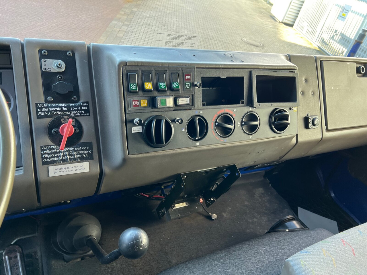 120-23 AW 4x4 Doka 120-23 AW 4x4 Doka, V8-Motor, Mannschaftswagen 16 Sitze, Seilwinde - Camión de bomberos: foto 2 120-23 AW 4x4 Doka 120-23 AW 4x4 Doka, V8-Motor, Mannschaftswagen 16 Sitze, Seilwinde - Camión de bomberos: foto 2