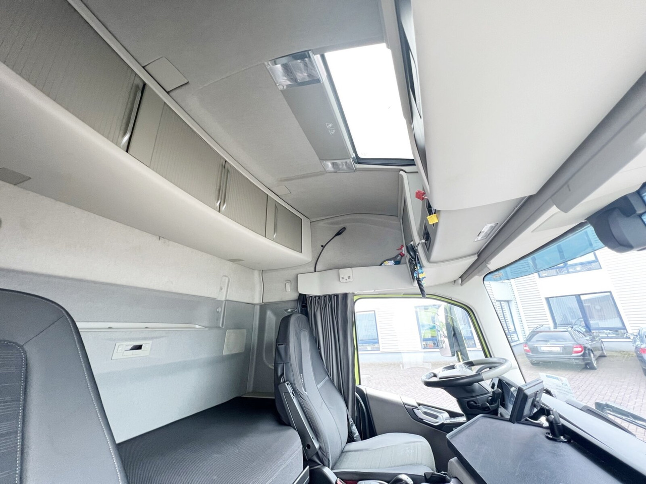 FH 460 4x2 FH 460 4x2, Retarder, Low-Liner, Voll-Luft gefedert - Cabeza tractora: foto 4 FH 460 4x2 FH 460 4x2, Retarder, Low-Liner, Voll-Luft gefedert - Cabeza tractora: foto 4