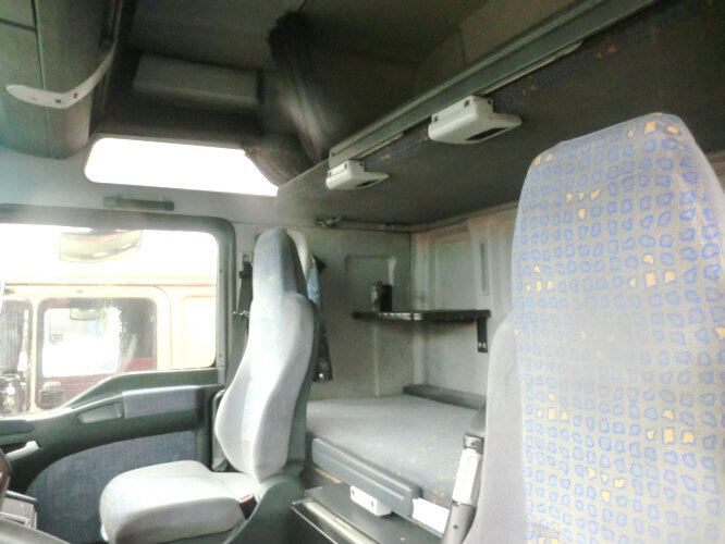 MAN TGA 26.463 FVLS 6x2 - Cabeza tractora: foto 5 MAN TGA 26.463 FVLS 6x2 - Cabeza tractora: foto 5