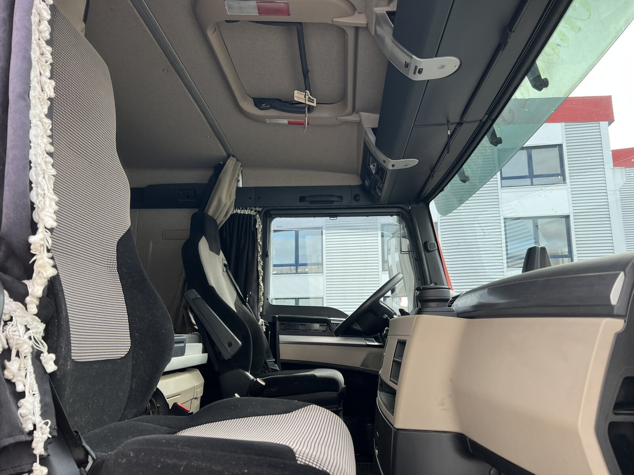 MAN TGX 18.500 4X4H BLS TGX 18.500 4X4H BLS, PriTarder, HydroDrive, Kipphydraulik - Cabeza tractora: foto 4 MAN TGX 18.500 4X4H BLS TGX 18.500 4X4H BLS, PriTarder, HydroDrive, Kipphydraulik - Cabeza tractora: foto 4