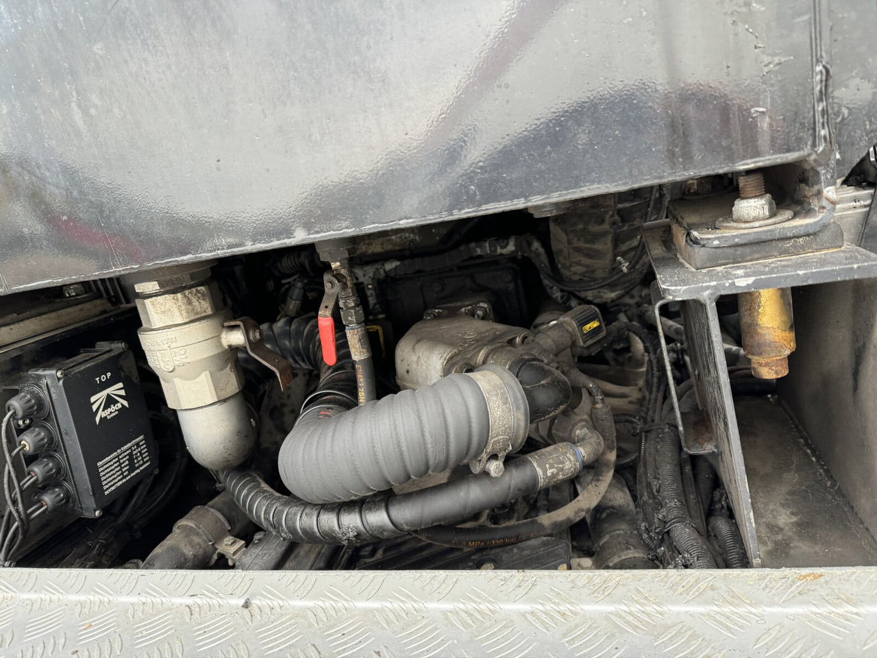 MAN TGX 33.640 6X4 BLS TGX 33.640 6X4 BLS, Retarder, Hydraulik, 70t - Cabeza tractora: foto 2 MAN TGX 33.640 6X4 BLS TGX 33.640 6X4 BLS, Retarder, Hydraulik, 70t - Cabeza tractora: foto 2