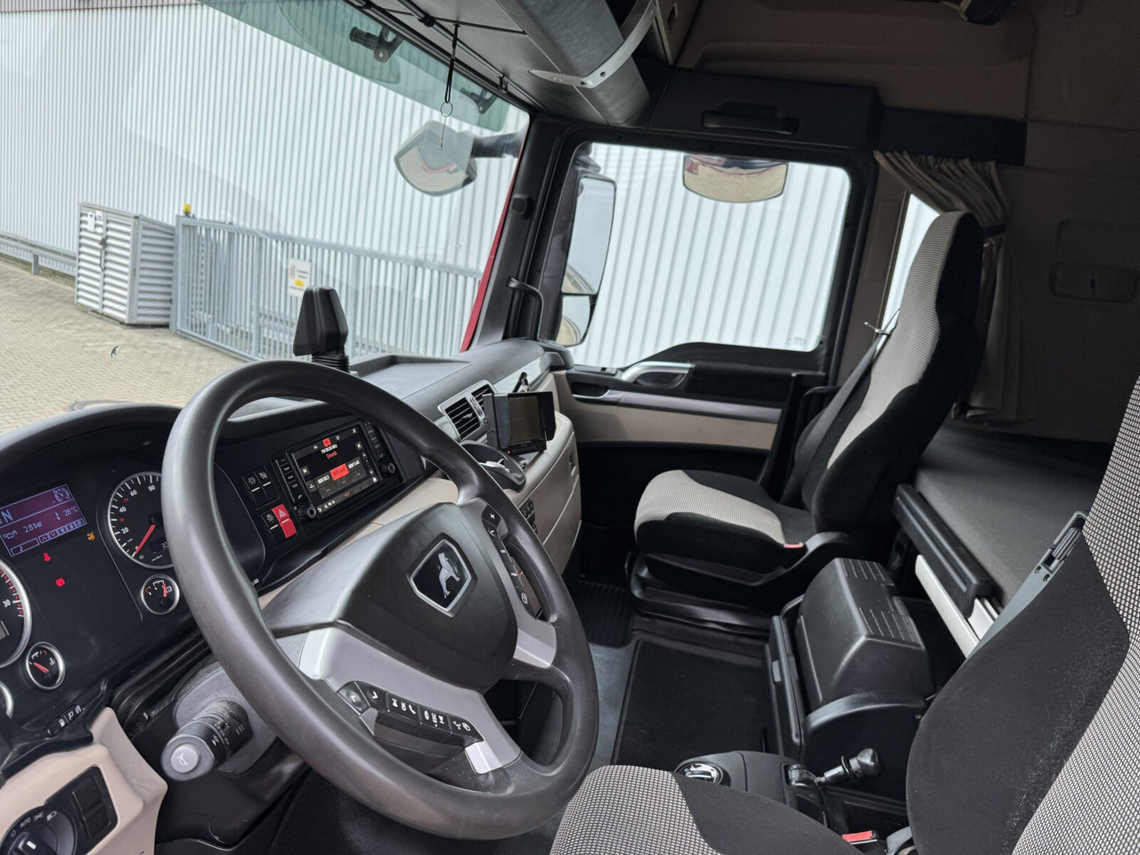 MAN TGX 33.640 6X4 BLS TGX 33.640 6X4 BLS, Retarder, Hydraulik, 70t - Cabeza tractora: foto 4 MAN TGX 33.640 6X4 BLS TGX 33.640 6X4 BLS, Retarder, Hydraulik, 70t - Cabeza tractora: foto 4