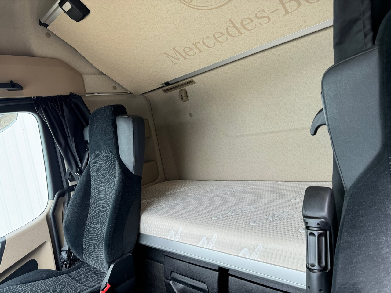Mercedes-Benz Actros 1848 LS 4x2 Actros 1848 LS 4x2, Vollumer, Retarder - Cabeza tractora: foto 4 Mercedes-Benz Actros 1848 LS 4x2 Actros 1848 LS 4x2, Vollumer, Retarder - Cabeza tractora: foto 4