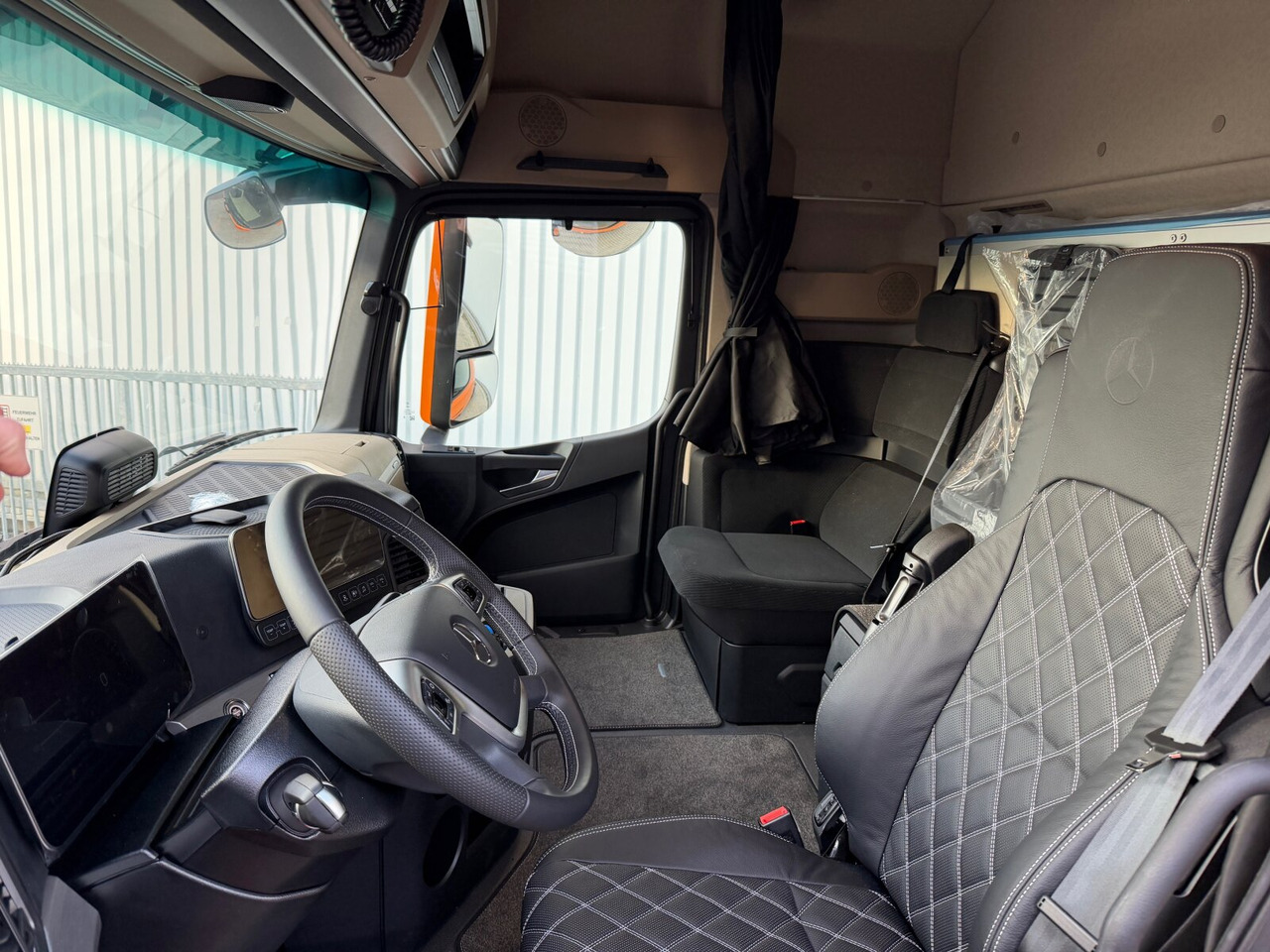 Mercedes-Benz Actros 3363 LS 6x4 Actros 3363 LS 6x4, Retarder, SoloStar, MultimediaCockpit, Navi, LED - Cabeza tractora: foto 2 Mercedes-Benz Actros 3363 LS 6x4 Actros 3363 LS 6x4, Retarder, SoloStar, MultimediaCockpit, Navi, LED - Cabeza tractora: foto 2