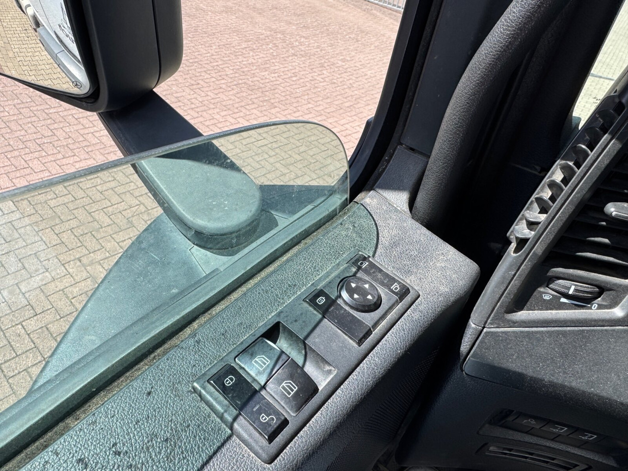 Mercedes-Benz Arocs 1845 LS 4x4 HAD Arocs 1845 LS 4x4 HAD, Retarder, Navi, HydroDrive, Kipphydraulik - Cabeza tractora: foto 5 Mercedes-Benz Arocs 1845 LS 4x4 HAD Arocs 1845 LS 4x4 HAD, Retarder, Navi, HydroDrive, Kipphydraulik - Cabeza tractora: foto 5