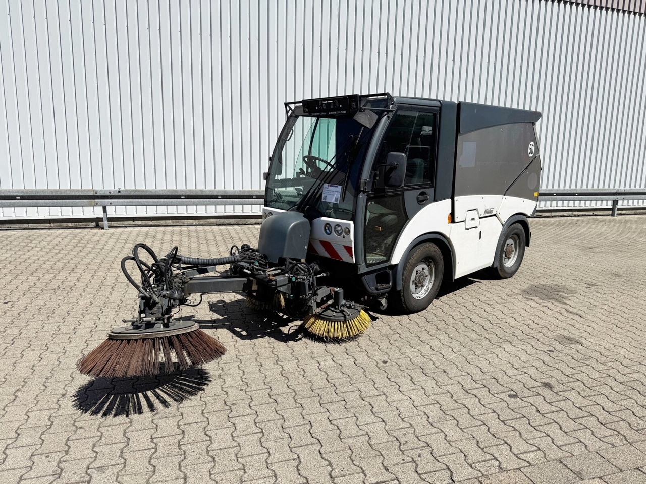 Hako Multicar Citymaster 2000 3B Kehrmaschine 4x2 Multicar Citymaster 2000 3B Kehrmaschine 4x2 - Camión: foto 1 Hako Multicar Citymaster 2000 3B Kehrmaschine 4x2 Multicar Citymaster 2000 3B Kehrmaschine 4x2 - Camión: foto 1