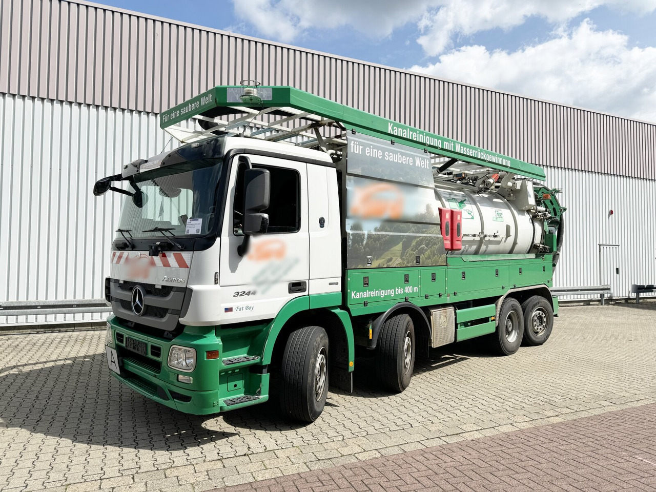 Mercedes-Benz Actros 3244 L 8x2/6 Actros 3244 L 8x2/6, Assmann Saug- und Spülwagen ca. 12,7m³, WRG, ADR, 2x Lenkachse, Funk - Camión: foto 1 Mercedes-Benz Actros 3244 L 8x2/6 Actros 3244 L 8x2/6, Assmann Saug- und Spülwagen ca. 12,7m³, WRG, ADR, 2x Lenkachse, Funk - Camión: foto 1