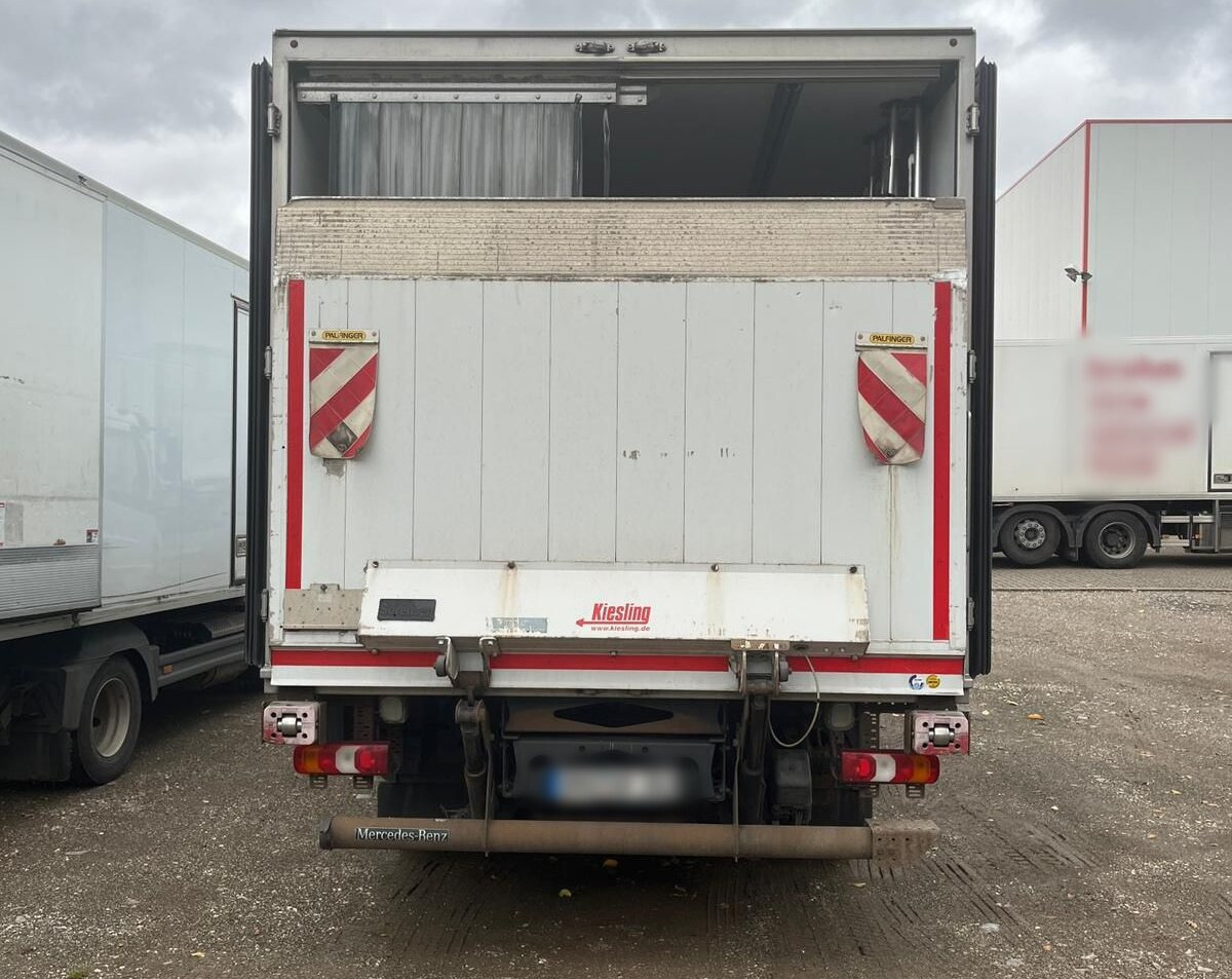 Mercedes-Benz Atego 816 4x2 Atego 816 4x2, Kühlkoffer, Trennwand, ThermoKing, LBW Sörensen - Camión: foto 5 Mercedes-Benz Atego 816 4x2 Atego 816 4x2, Kühlkoffer, Trennwand, ThermoKing, LBW Sörensen - Camión: foto 5