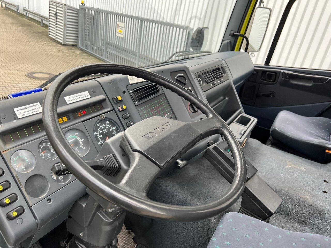 DAF 65.210 4x4 65.210 4x4 - Camión multibasculante: foto 4 DAF 65.210 4x4 65.210 4x4 - Camión multibasculante: foto 4