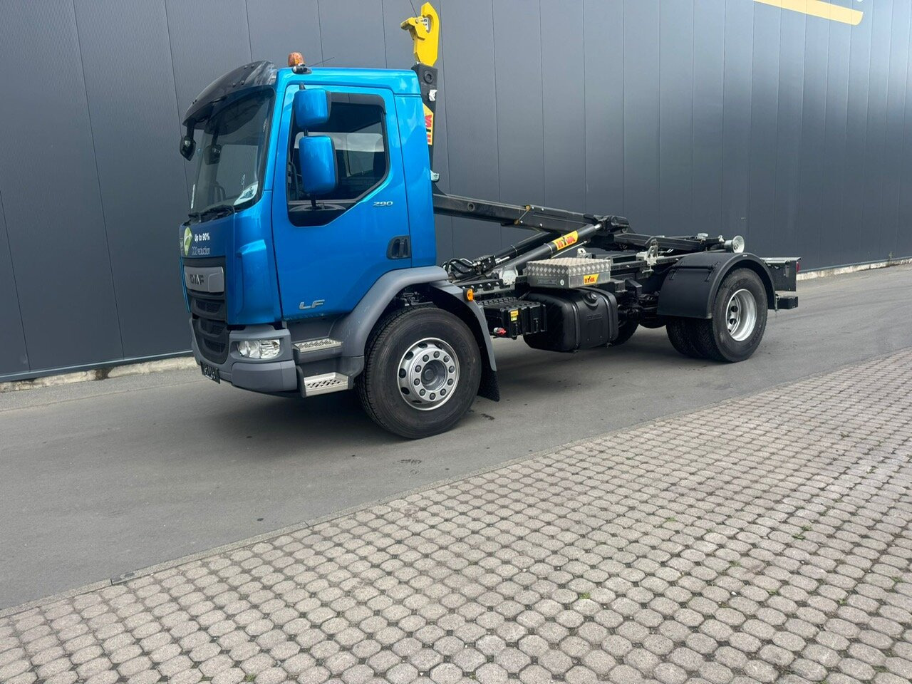 DAF LF 290 FA 4x2 LF 290 FA 4x2, Nebenantrieb, Navi - Camión chasis: foto 1 DAF LF 290 FA 4x2 LF 290 FA 4x2, Nebenantrieb, Navi - Camión chasis: foto 1