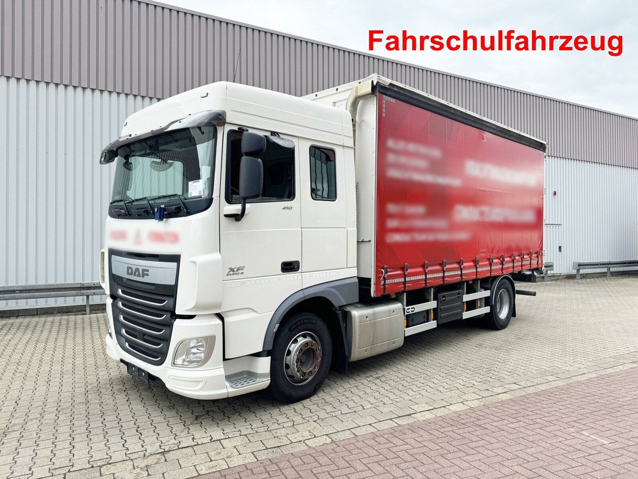 DAF XF 410 FA 4x2 XF 410 FA 4x2, Fahrschule, 2x AHK, 6 Sitze - Camión caja abierta: foto 1 DAF XF 410 FA 4x2 XF 410 FA 4x2, Fahrschule, 2x AHK, 6 Sitze - Camión caja abierta: foto 1