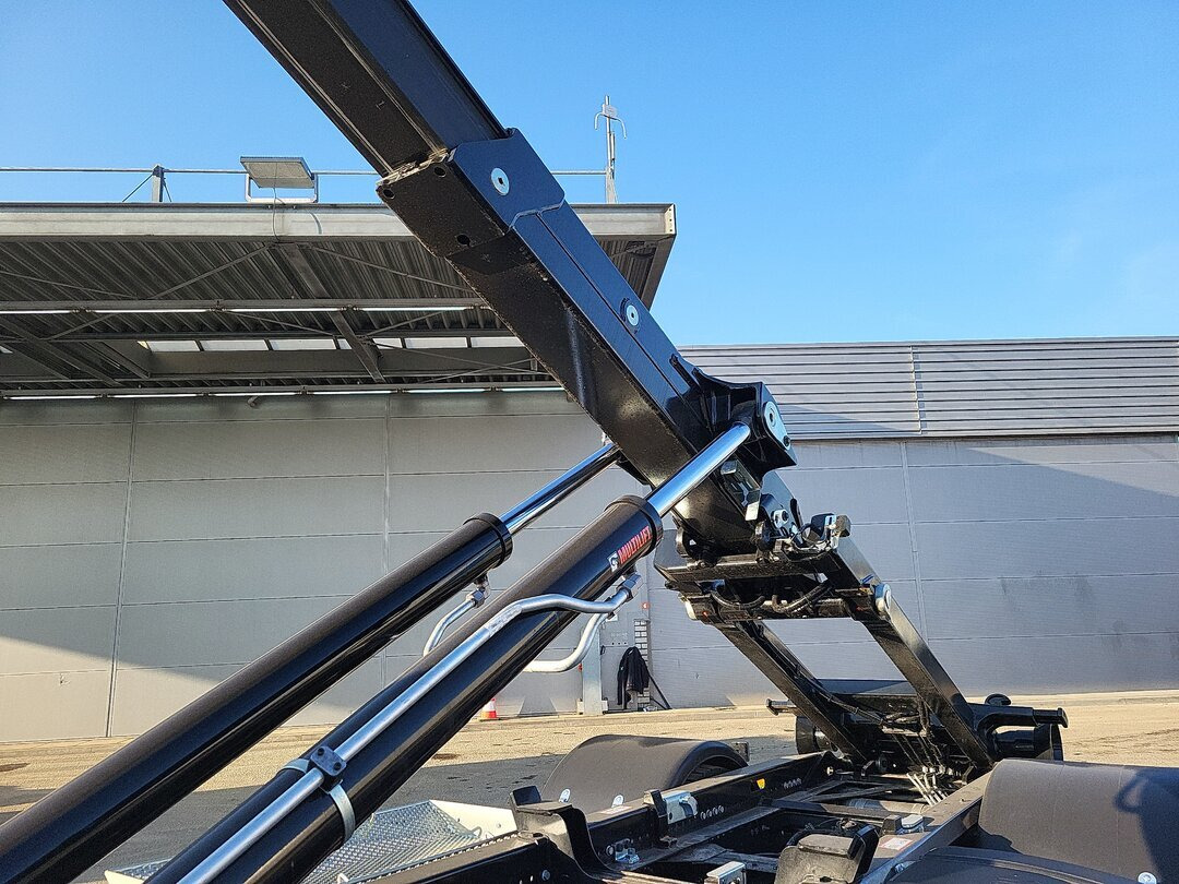 Euro Cargo 180E320 4x2 Euro Cargo 180E320 4x2, HIAB Abroller - Camión multibasculante: foto 2 Euro Cargo 180E320 4x2 Euro Cargo 180E320 4x2, HIAB Abroller - Camión multibasculante: foto 2