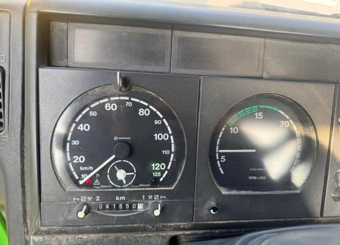 Euro Tech 410EH42 8x8 Euro Tech 410EH42 8x8, Abrollkipper - Camión multibasculante: foto 2 Euro Tech 410EH42 8x8 Euro Tech 410EH42 8x8, Abrollkipper - Camión multibasculante: foto 2