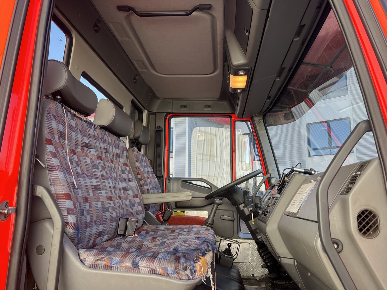 FF 95 E 18 WR 4x4 FF 95 E 18 WR 4x4, 6000l Wassertank - Camión cisterna: foto 3 FF 95 E 18 WR 4x4 FF 95 E 18 WR 4x4, 6000l Wassertank - Camión cisterna: foto 3