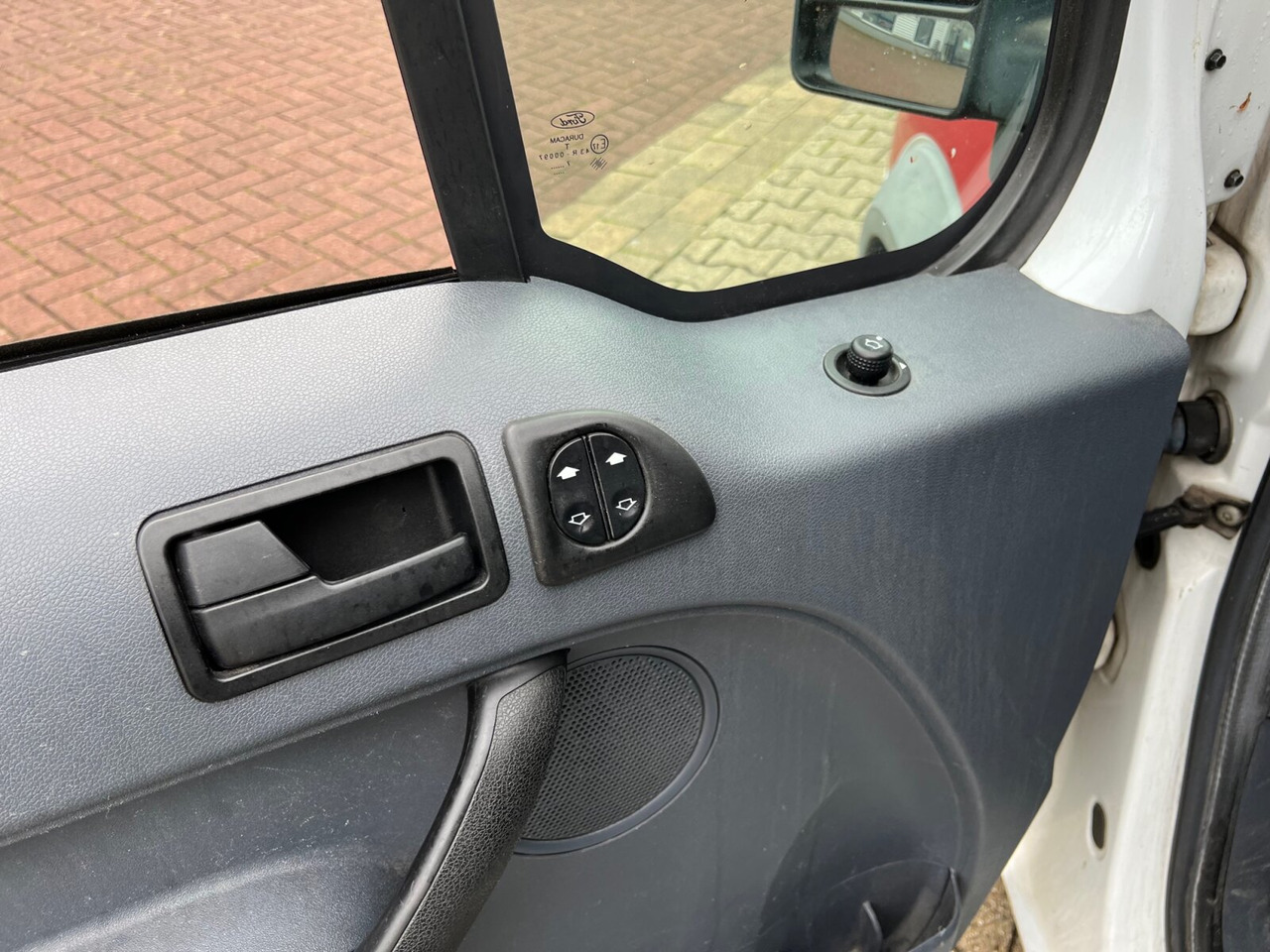 Furgoneta pequeña Ford Tourneo Connect 4x2 Tourneo Connect 4x2, Personentransporter, 8-Sitzer: foto 6