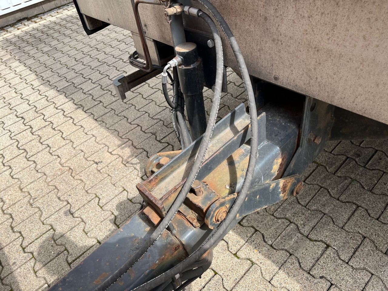 H10 Autotransportanhänger FGS, H10 Autotransportanhänger, Durchladesystem, Liftplateau, Funk, 57 cbm - Remolque portavehículos: foto 3 H10 Autotransportanhänger FGS, H10 Autotransportanhänger, Durchladesystem, Liftplateau, Funk, 57 cbm - Remolque portavehículos: foto 3