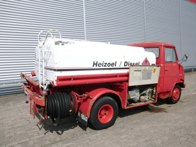 Hanomag F 75/35 Ki Hanomag-Henschel F 75/35 Ki, 5 cbm - Camión cisterna: foto 5 Hanomag F 75/35 Ki Hanomag-Henschel F 75/35 Ki, 5 cbm - Camión cisterna: foto 5