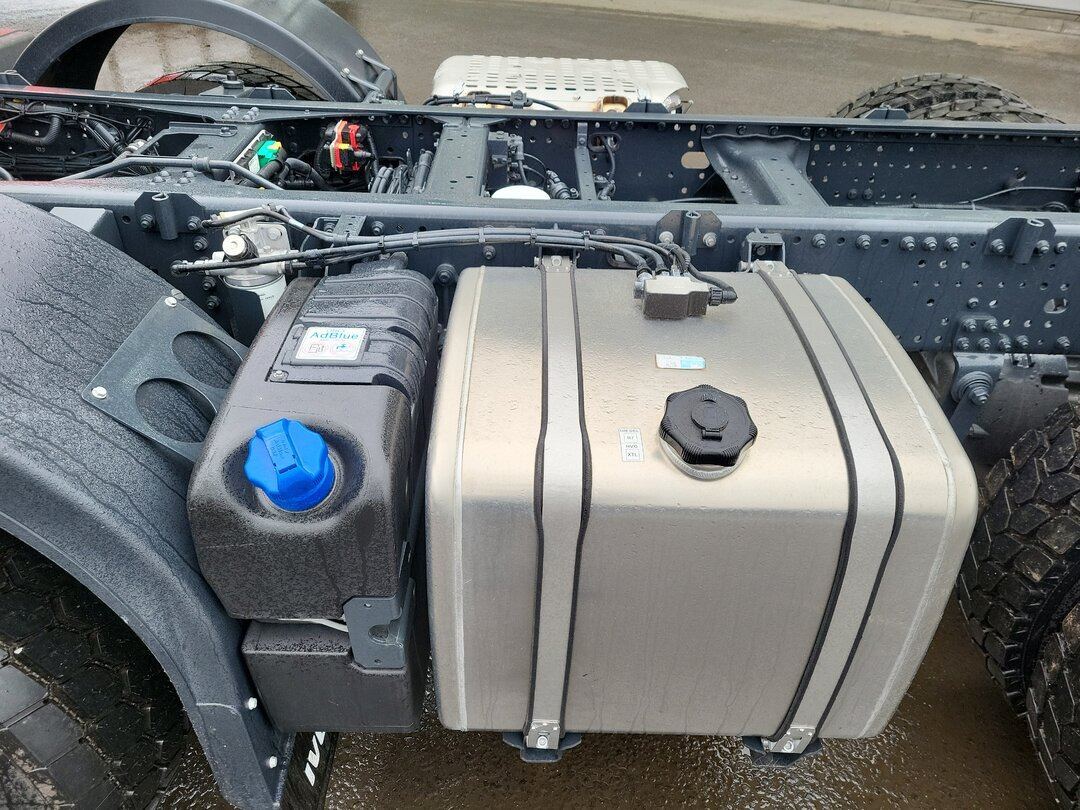 Iveco T-Way 510 8x4 T-Way 510 8x4, 4x VORHANDEN! - Camión chasis: foto 2 Iveco T-Way 510 8x4 T-Way 510 8x4, 4x VORHANDEN! - Camión chasis: foto 2