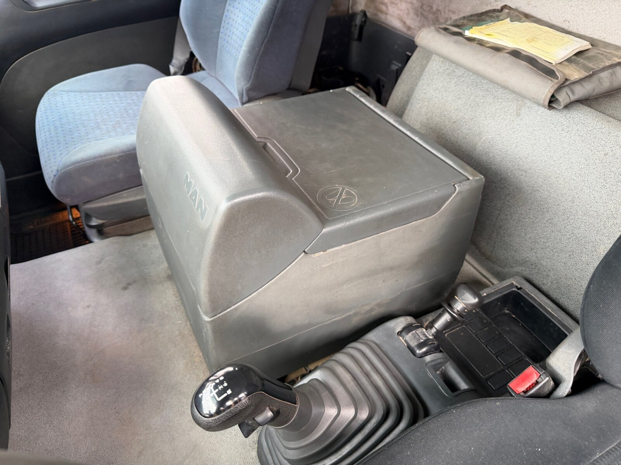 MAN TGA 26.400 6X4 BB TGA 26.400 6X4 BB, Intarder - Camión volquete: foto 3 MAN TGA 26.400 6X4 BB TGA 26.400 6X4 BB, Intarder - Camión volquete: foto 3