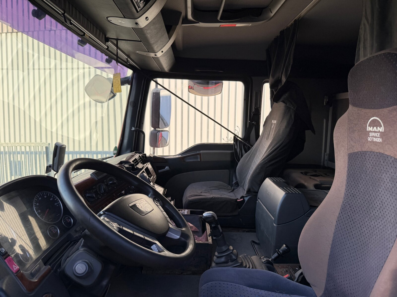 MAN TGA 26.480 6X6H BL TGA 26.480 6X6H BL, HydroDrive, Intarder, Wechselsystem (Sattelplatte) - Camión volquete: foto 5 MAN TGA 26.480 6X6H BL TGA 26.480 6X6H BL, HydroDrive, Intarder, Wechselsystem (Sattelplatte) - Camión volquete: foto 5