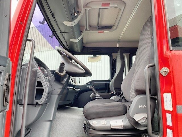 Foto del interior 1: Camión chasis MAN TGM 18.280 4x2 BL Doka TGM 18.280 4x2 BL Doka