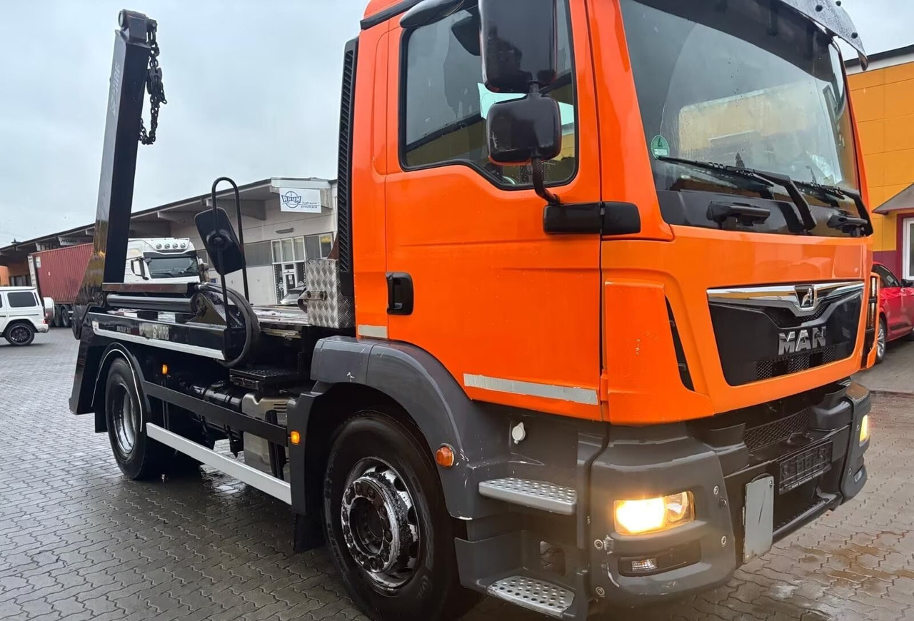 MAN TGM 18.290 4x2 BB TGM 18.290 4x2 BB, Tele-Absetzer - Camión portacontenedor de cadenas: foto 3 MAN TGM 18.290 4x2 BB TGM 18.290 4x2 BB, Tele-Absetzer - Camión portacontenedor de cadenas: foto 3