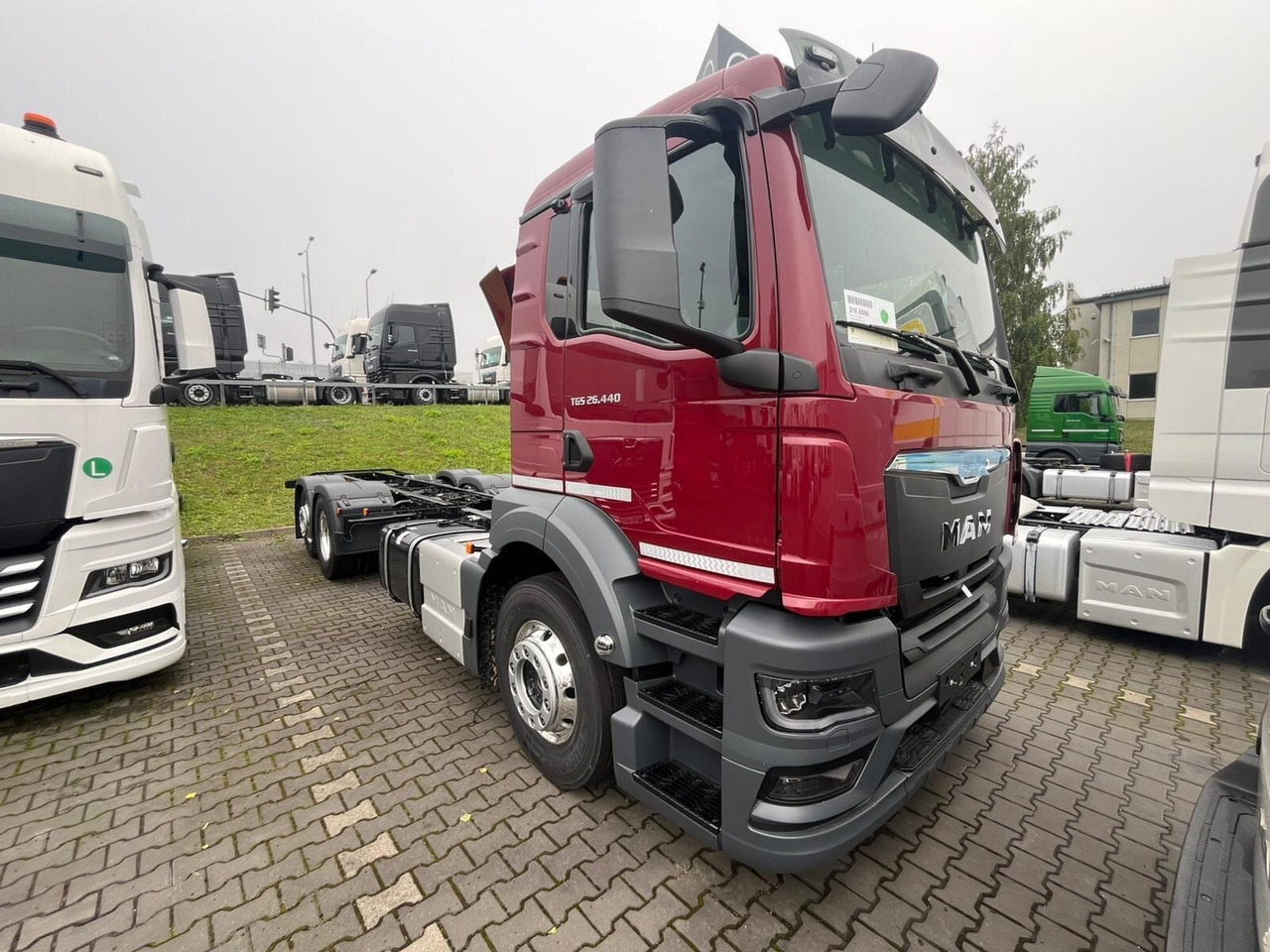 MAN TGS 26.440 6x2-4 LL CH TGS 26.440 6x2-4 LL CH, Lenk-/Liftachse, Navi, LED - Camión chasis: foto 2 MAN TGS 26.440 6x2-4 LL CH TGS 26.440 6x2-4 LL CH, Lenk-/Liftachse, Navi, LED - Camión chasis: foto 2