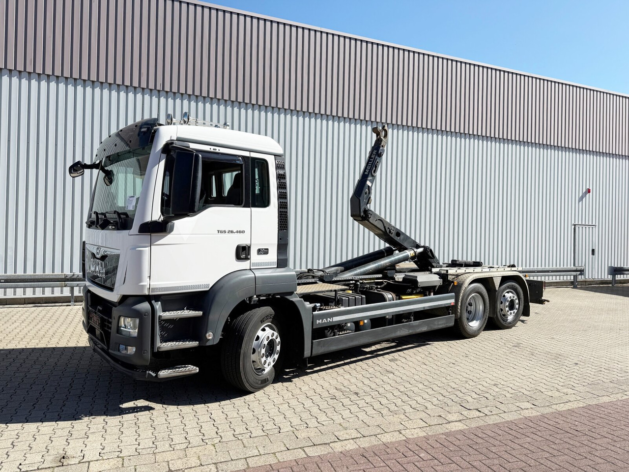 MAN TGS 26.460 6x2-4 BL TGS 26.460 6x2-4 BL, Lenk-/Liftachse, Motorabtrieb - Camión multibasculante: foto 1 MAN TGS 26.460 6x2-4 BL TGS 26.460 6x2-4 BL, Lenk-/Liftachse, Motorabtrieb - Camión multibasculante: foto 1