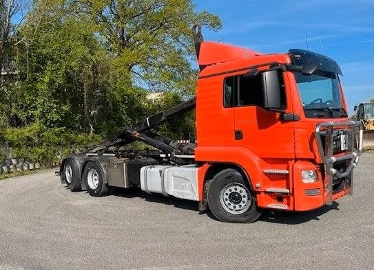 MAN TGS 26.480 6x2-4 BL TGS 26.480 6x2-4 BL, Intarder, Lenk-/Liftachse, Motorabtrieb - Camión multibasculante: foto 2 MAN TGS 26.480 6x2-4 BL TGS 26.480 6x2-4 BL, Intarder, Lenk-/Liftachse, Motorabtrieb - Camión multibasculante: foto 2