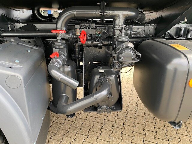 MAN TGS 40.400 6x4 BB TGS 40.400 6x4 BB mit 20.000l Tank - Camión cisterna: foto 2 MAN TGS 40.400 6x4 BB TGS 40.400 6x4 BB mit 20.000l Tank - Camión cisterna: foto 2