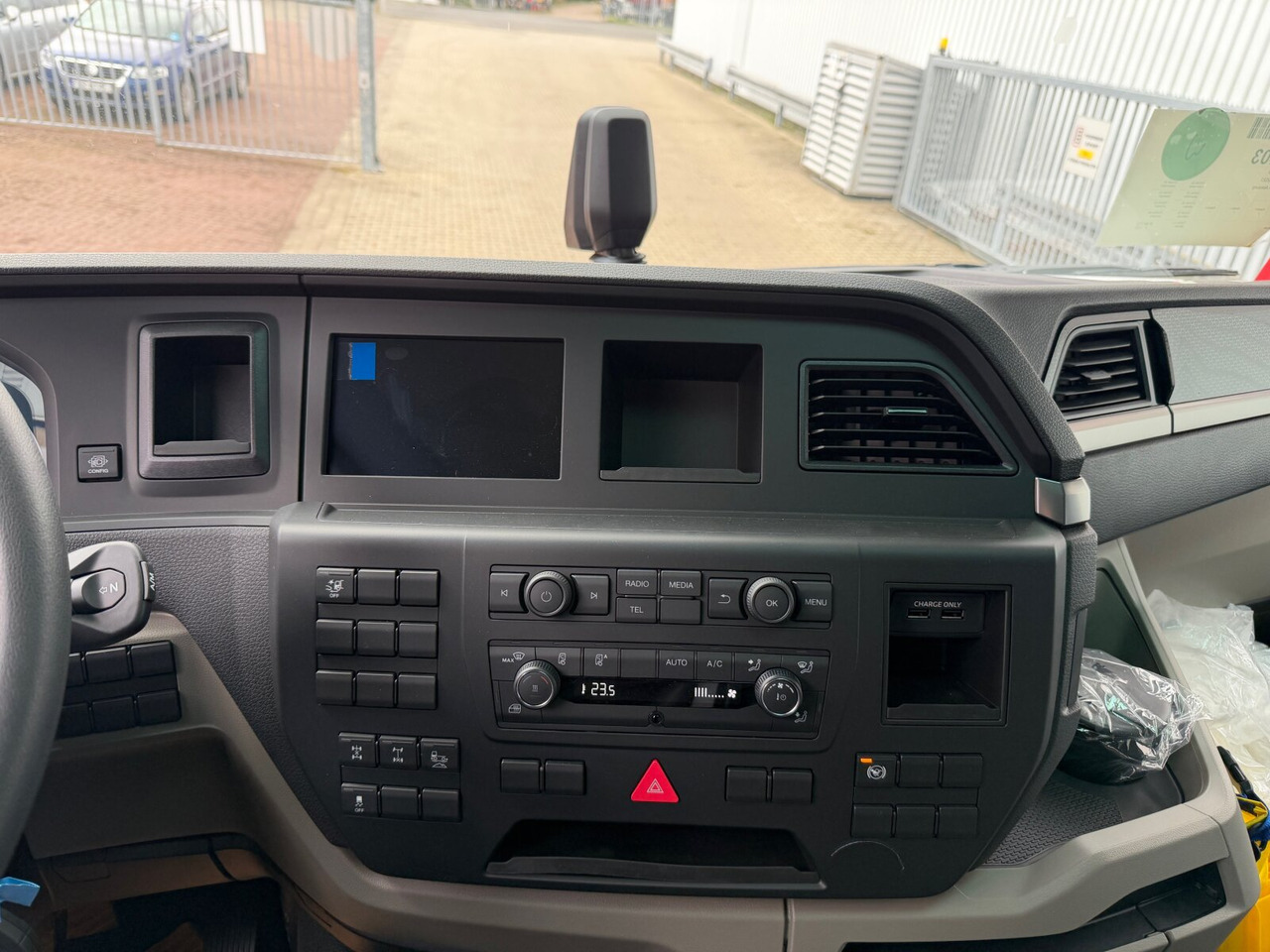 MAN TGS 41.480 8x4 BB CH TGS 41.480 8x4 BB CH, MEHRFACH VORHANDEN! - Camión chasis: foto 4 MAN TGS 41.480 8x4 BB CH TGS 41.480 8x4 BB CH, MEHRFACH VORHANDEN! - Camión chasis: foto 4