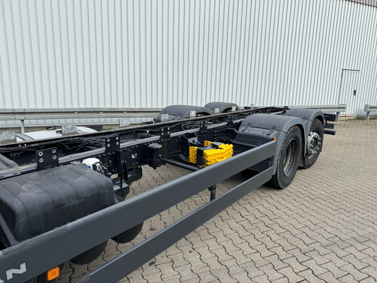 Camión chasis MAN TGX 26.440 6X2-4 LL TGX 26.440 6X2-4 LL, Lift-/Lenkachse: foto 11