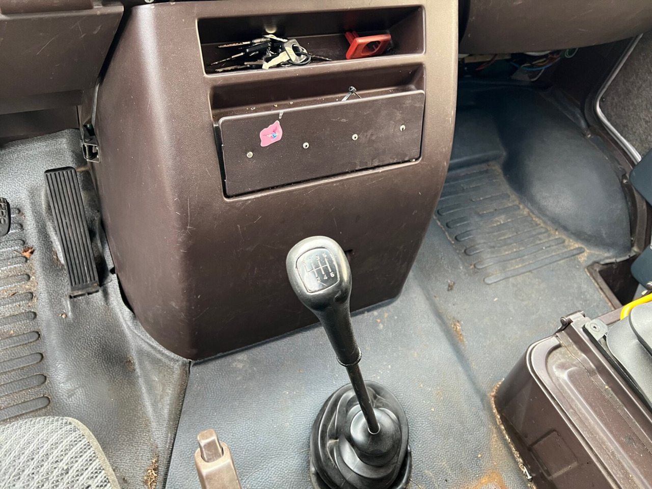 Leasing para Mercedes-Benz 711 D-KA 4x2 711 D-KA 4x2, Standklima, 11-Sitze, 2 x on stock Mercedes-Benz 711 D-KA 4x2 711 D-KA 4x2, Standklima, 11-Sitze, 2 x on stock: foto 4 Leasing para Mercedes-Benz 711 D-KA 4x2 711 D-KA 4x2, Standklima, 11-Sitze, 2 x on stock Mercedes-Benz 711 D-KA 4x2 711 D-KA 4x2, Standklima, 11-Sitze, 2 x on stock: foto 4