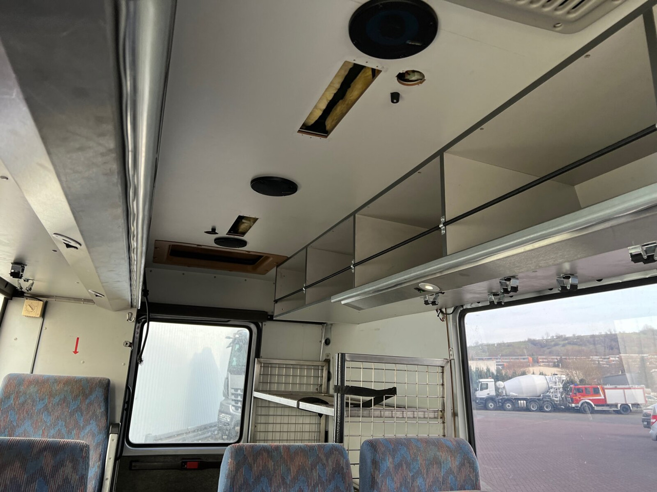 Leasing para Mercedes-Benz 711 D-KA 4x2 711 D-KA 4x2, Standklima, 11-Sitze, 2 x on stock Mercedes-Benz 711 D-KA 4x2 711 D-KA 4x2, Standklima, 11-Sitze, 2 x on stock: foto 10 Leasing para Mercedes-Benz 711 D-KA 4x2 711 D-KA 4x2, Standklima, 11-Sitze, 2 x on stock Mercedes-Benz 711 D-KA 4x2 711 D-KA 4x2, Standklima, 11-Sitze, 2 x on stock: foto 10