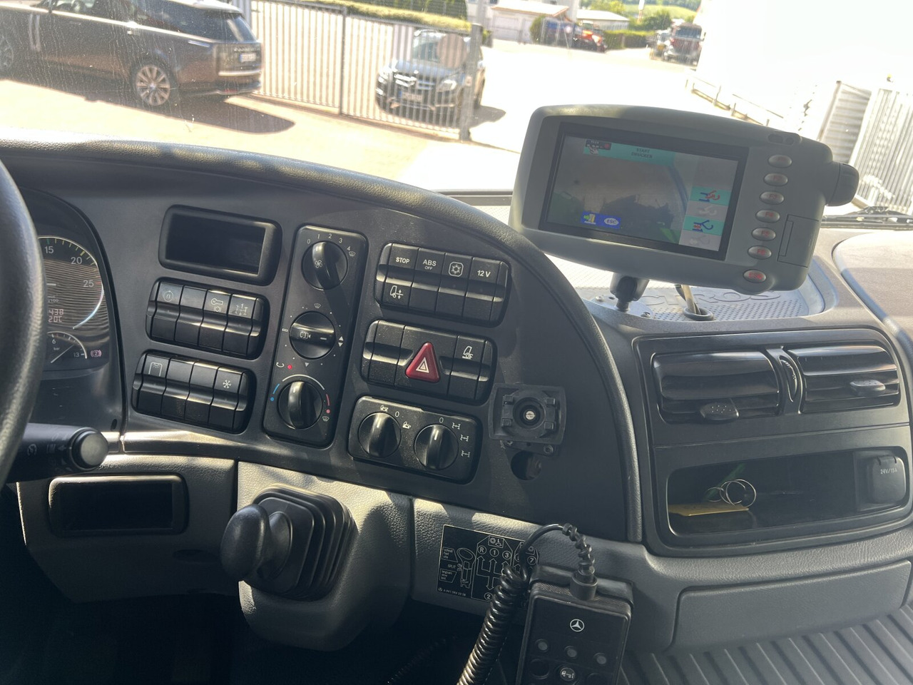 Mercedes-Benz Actros 2032 LA 4x4 Actros 2032 LA 4x4/ Rdstand 3.600 mm - Camión chasis: foto 3 Mercedes-Benz Actros 2032 LA 4x4 Actros 2032 LA 4x4/ Rdstand 3.600 mm - Camión chasis: foto 3