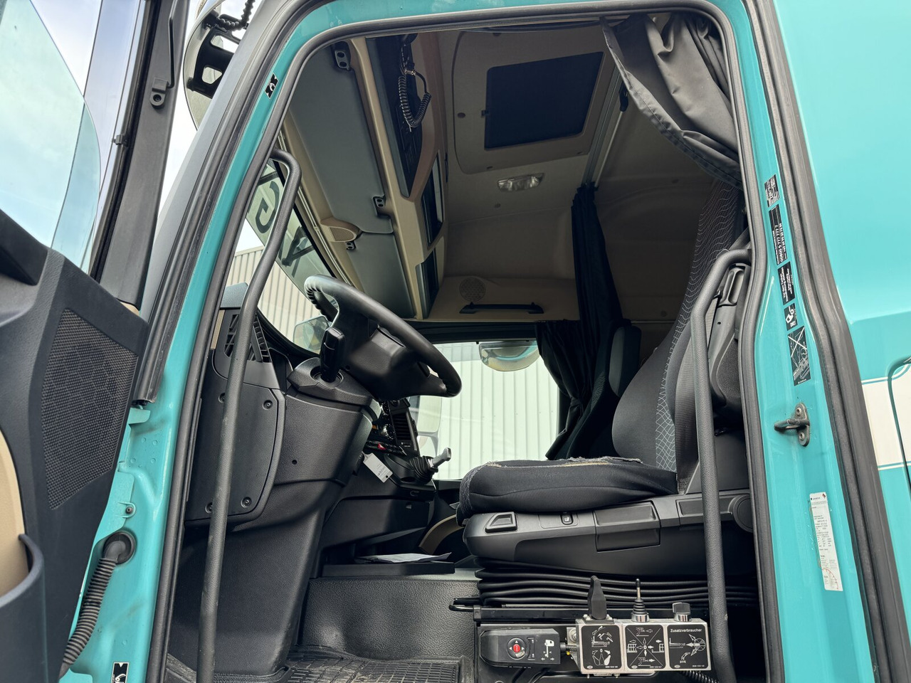 Mercedes-Benz Actros 2545 L 6x2 Actros 2545 L 6x2/46, Retarder, Lenk-/Liftachse, StreamSpace, Navi - Camión multibasculante: foto 2 Mercedes-Benz Actros 2545 L 6x2 Actros 2545 L 6x2/46, Retarder, Lenk-/Liftachse, StreamSpace, Navi - Camión multibasculante: foto 2